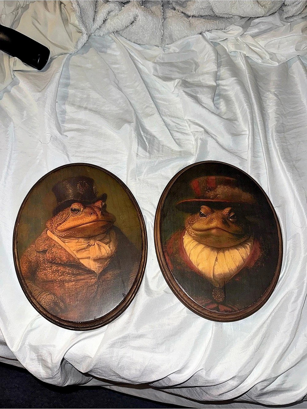 Pair of Oval Portrait Plaques - Toads